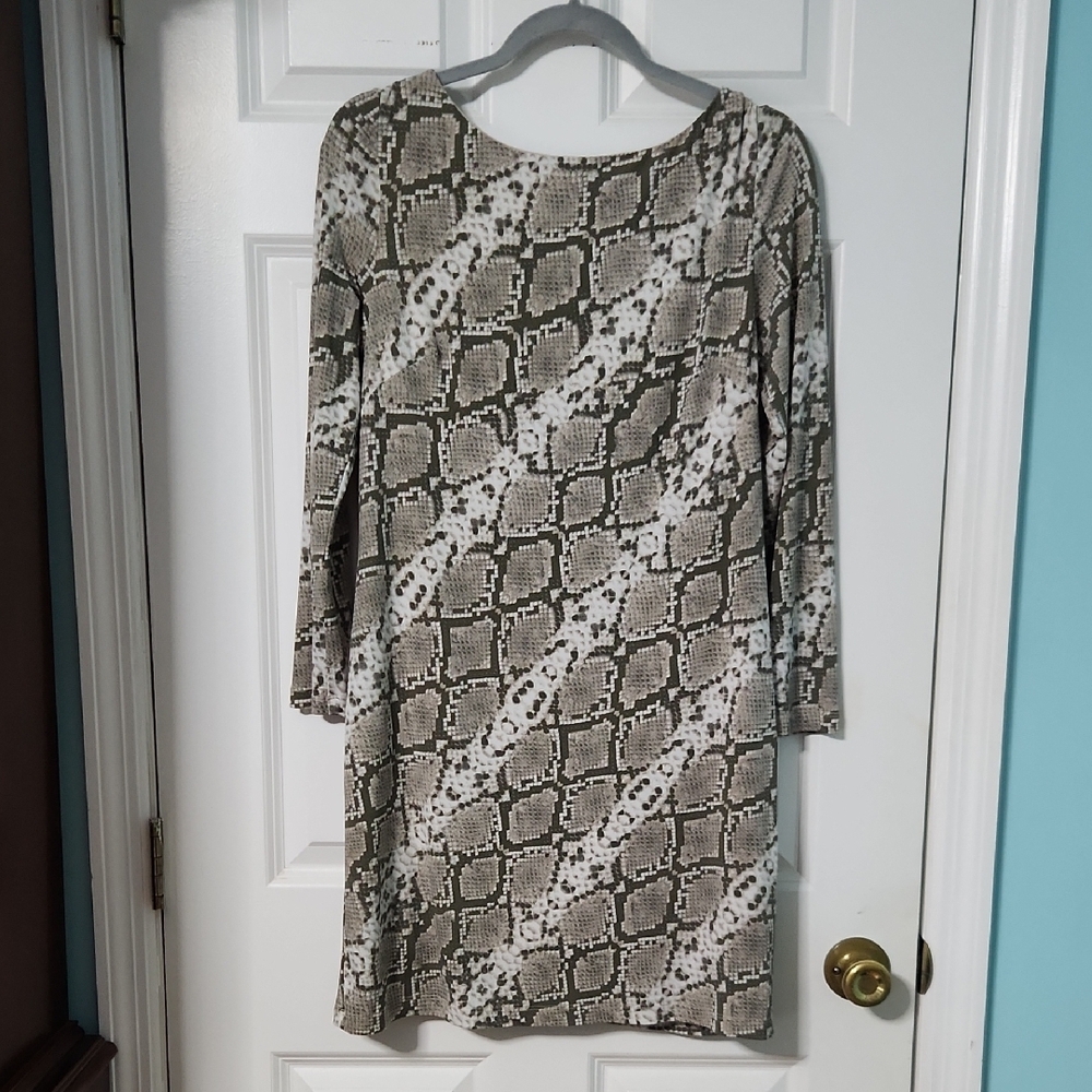 Vince Camuto Gray and Cream Sheath Dress Long Sleeve Crew Neck